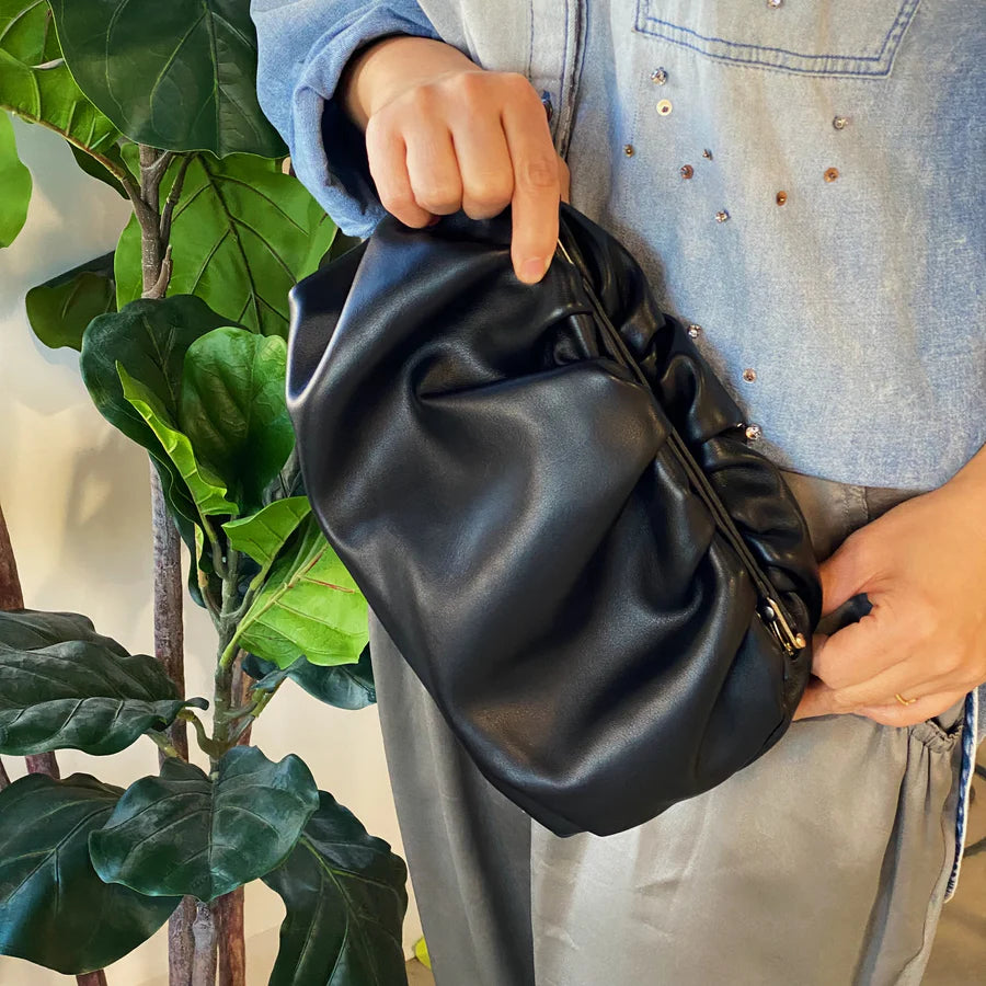 So Chic Clutch