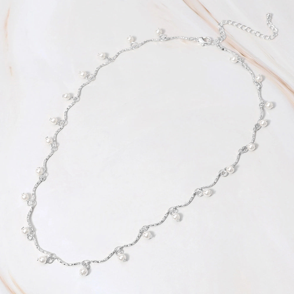 Wavy Pearl Necklace
