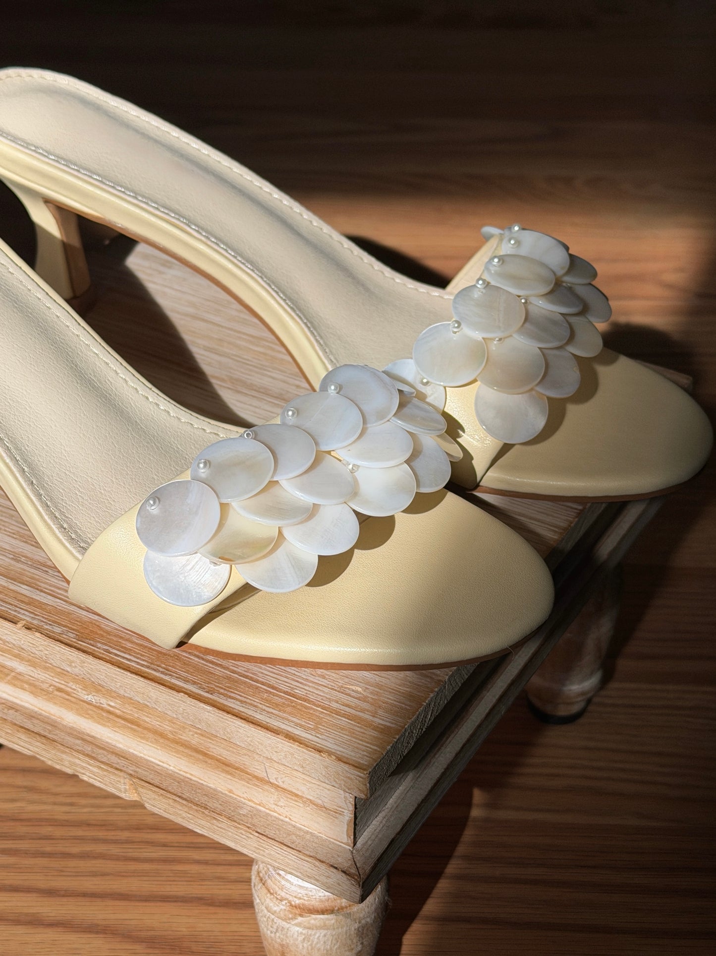Mother Of Pearl Kitten Heel