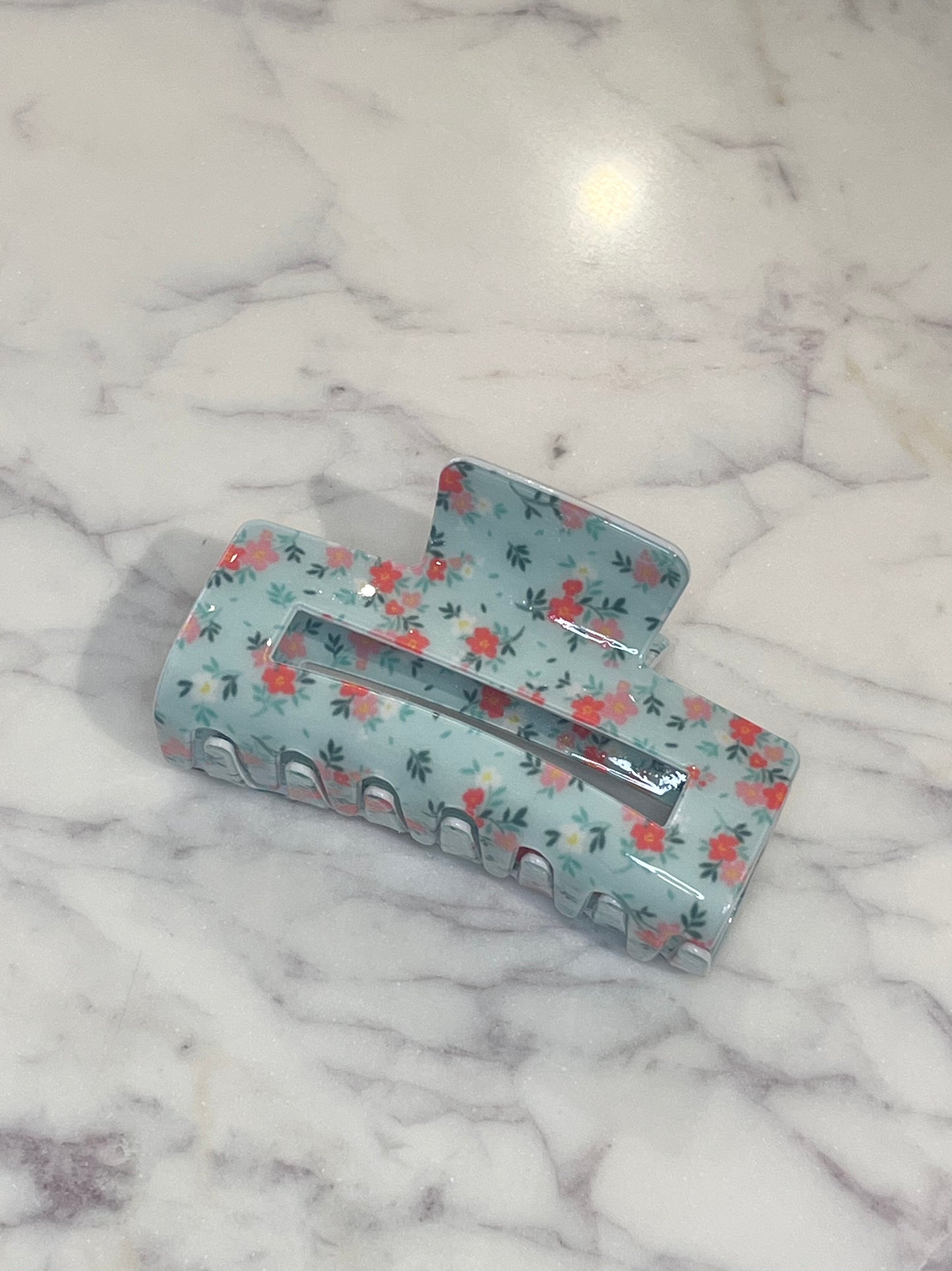 Jumbo Floral Hair Claw