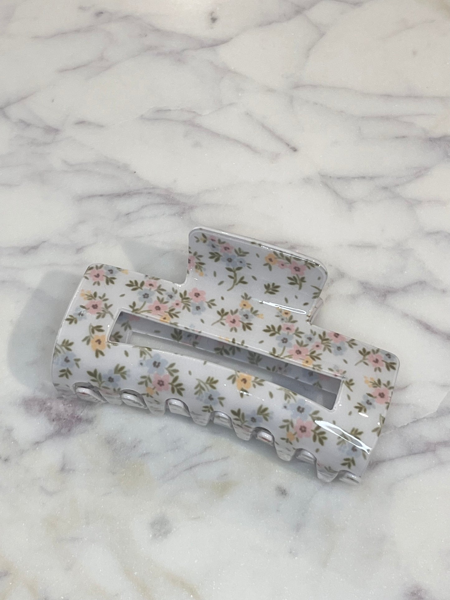 Jumbo Floral Hair Claw