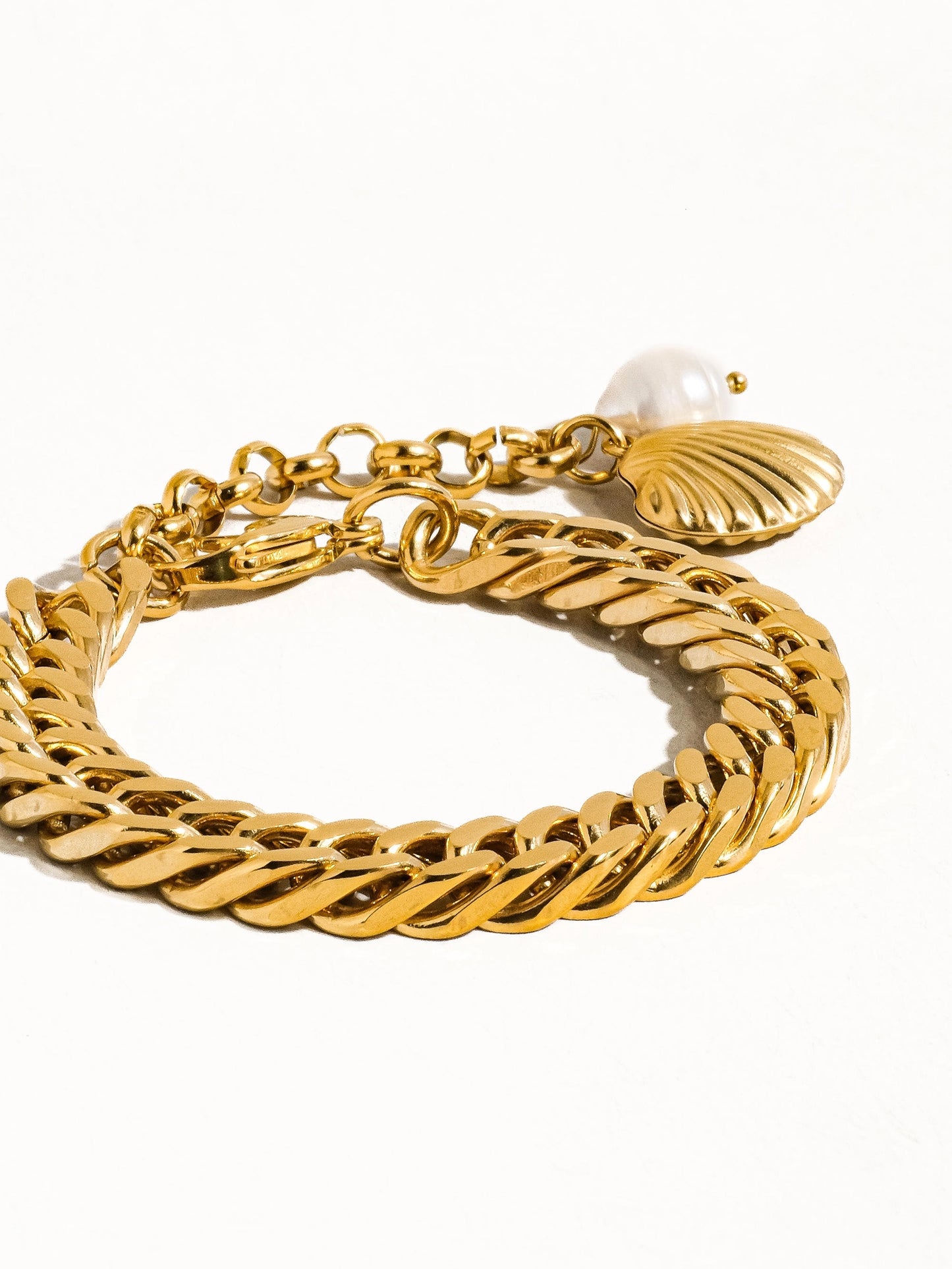 Shell Chain Bracelet