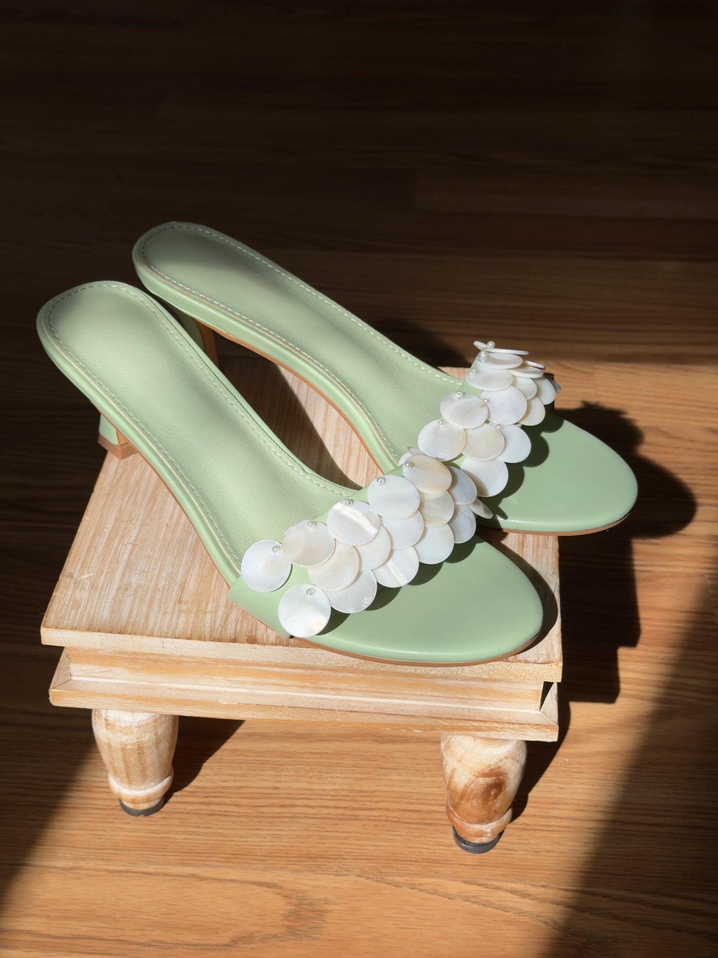 Mother Of Pearl Kitten Heel