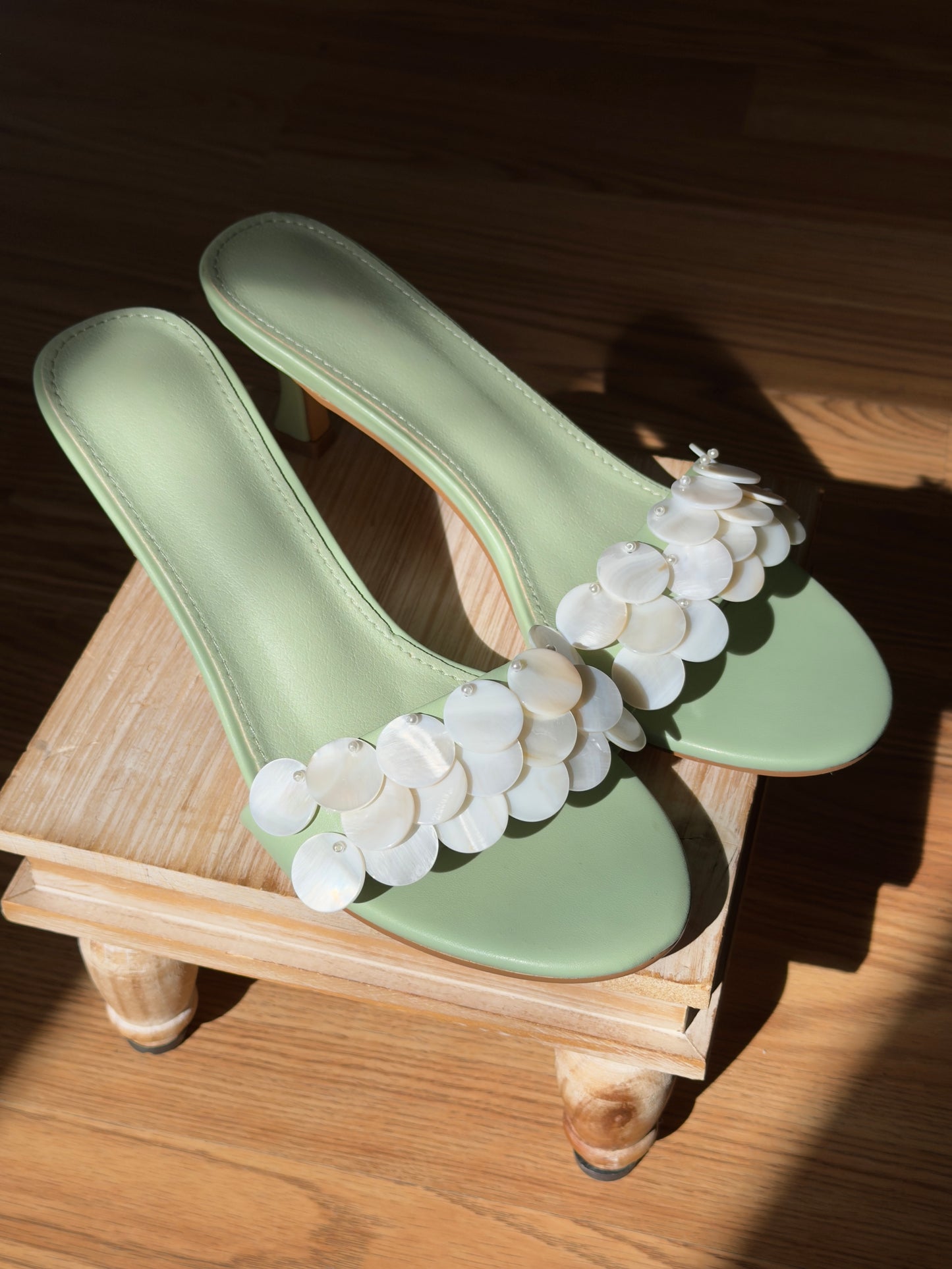 Mother Of Pearl Kitten Heel