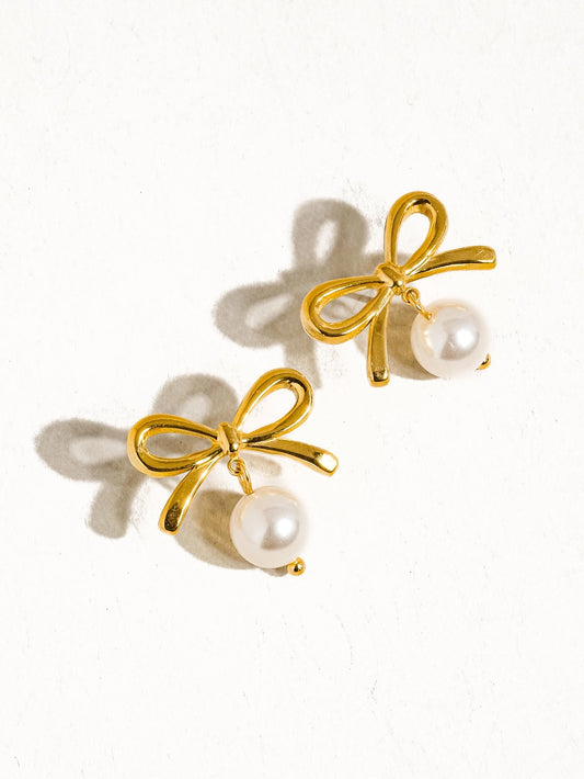 Brenda Bow Pearl Earring