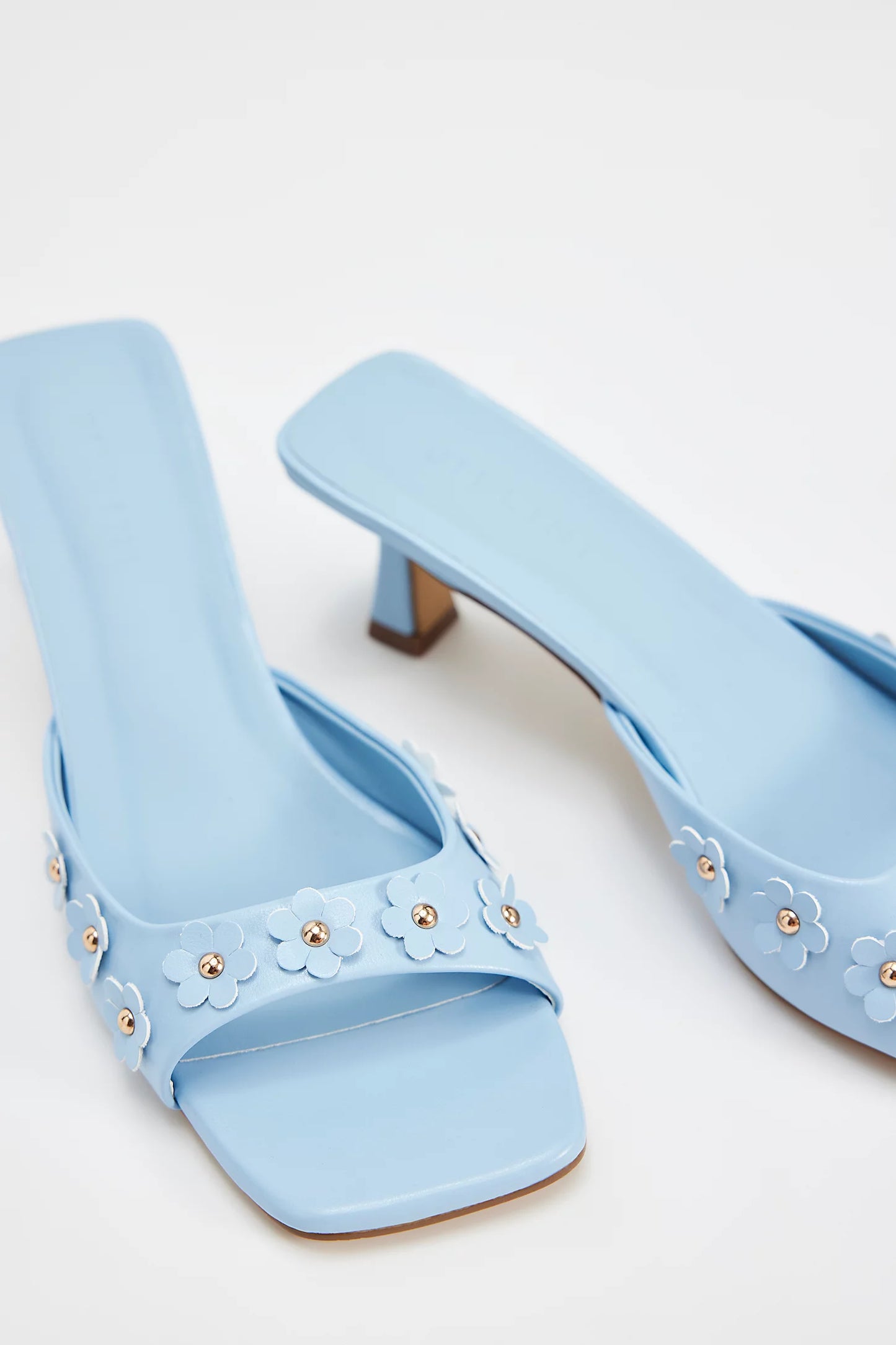 Tessie Heel